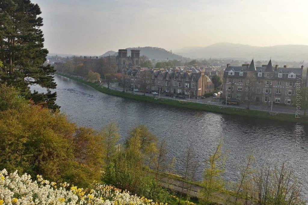 Loch Ness Apartments Инвернес Екстериор снимка